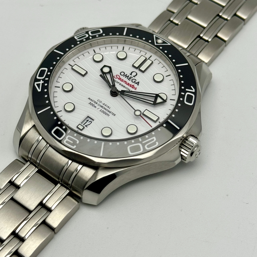Omega Seamaster White Professional 300M Diver Co-Axial Master Chronometer